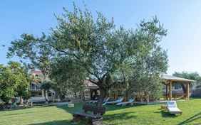 Tiere, viel Platz zum Spielen und das Meer nur einen kurzen Fußmarsch entfernt - willkommen auf der Familienfarm!